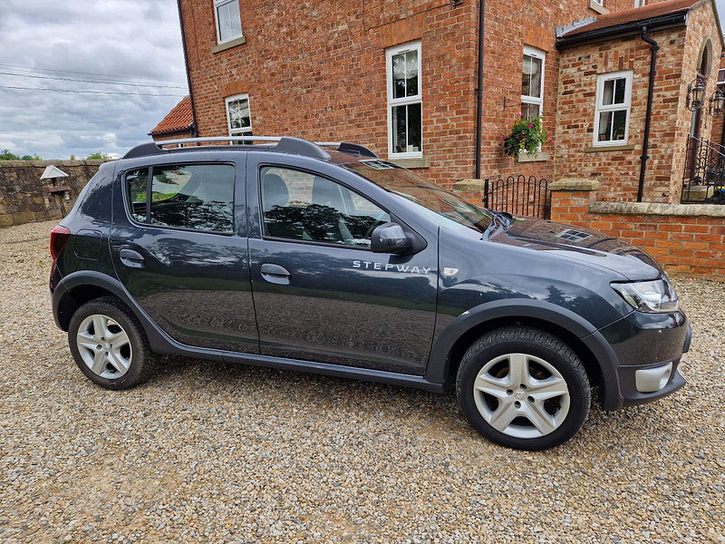 Dacia Sandero Stepway 0.9 TCe Laureate Euro 6 (s/s) 5dr 5dr Manual 2026