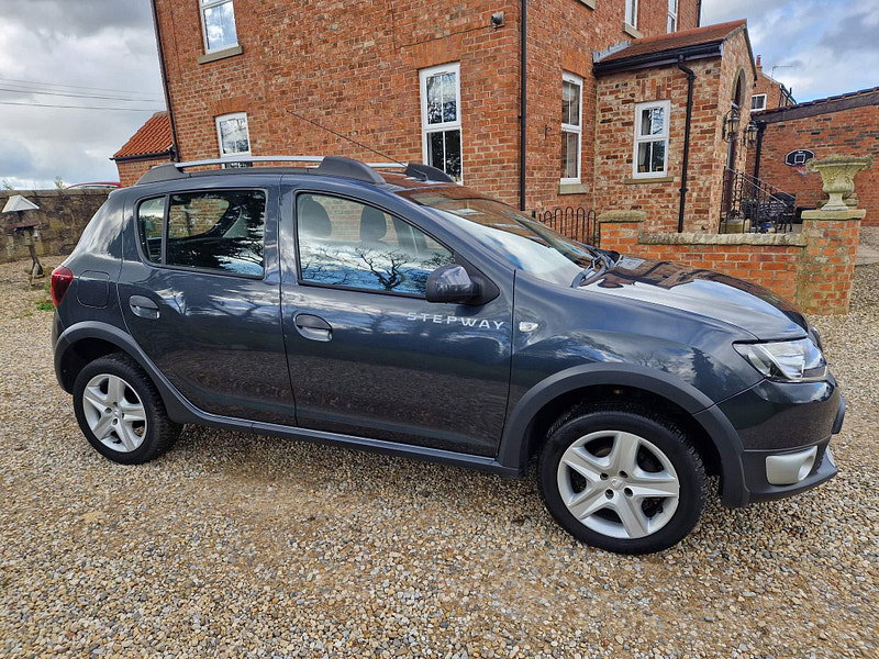Dacia Sandero Stepway 0.9 TCe Laureate Euro 6 (s/s) 5dr 5dr Manual 2026