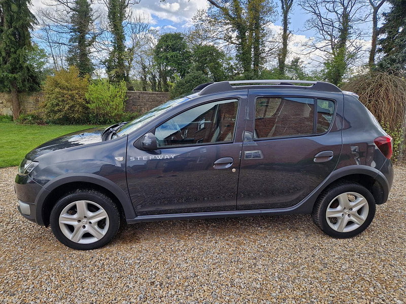 Dacia Sandero Stepway 0.9 TCe Laureate Euro 6 (s/s) 5dr 5dr Manual 2026