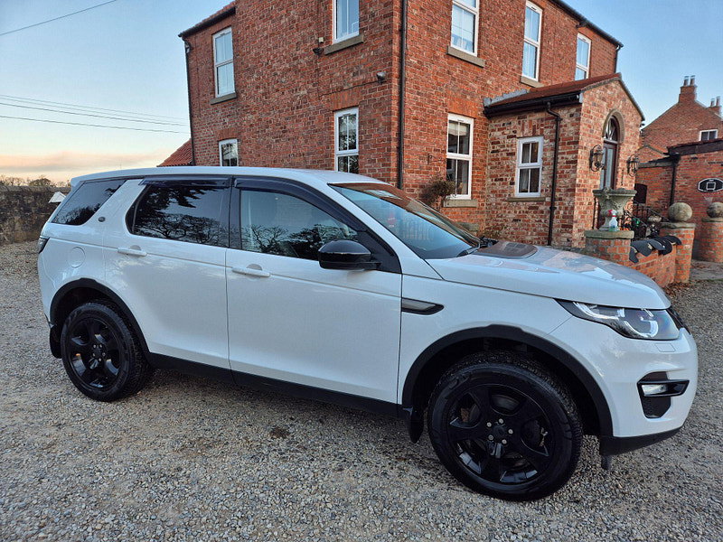 Land Rover Discovery Sport 2.0 TD4 SE Tech 4WD Euro 6 (s/s) 5dr (5 Seat) 5dr Manual 2026