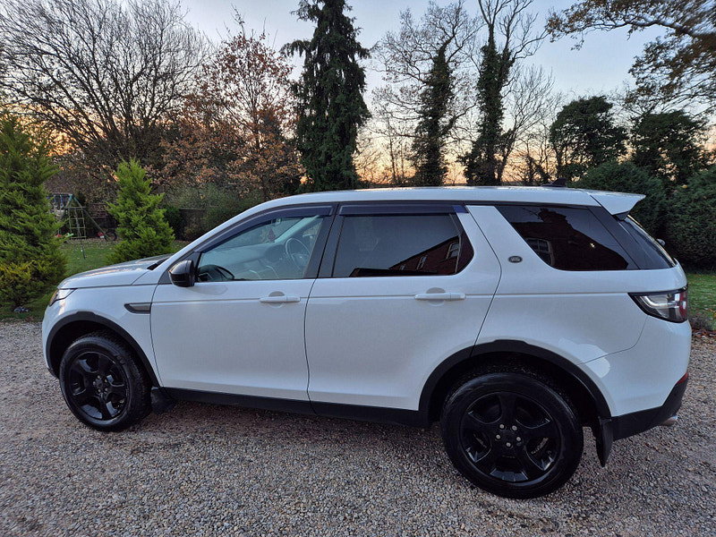 Land Rover Discovery Sport 2.0 TD4 SE Tech 4WD Euro 6 (s/s) 5dr (5 Seat) 5dr Manual 2026