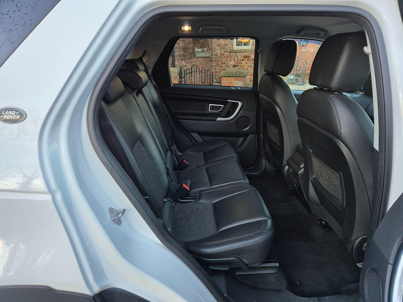 Land Rover Discovery Sport 2.0 TD4 SE Tech 4WD Euro 6 (s/s) 5dr (5 Seat) 5dr Manual 2026