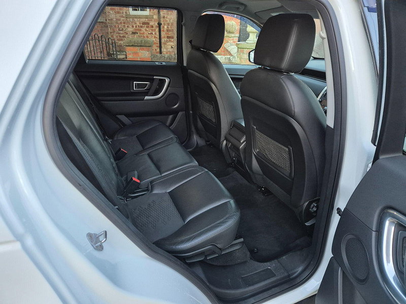 Land Rover Discovery Sport 2.0 TD4 SE Tech 4WD Euro 6 (s/s) 5dr (5 Seat) 5dr Manual 2026
