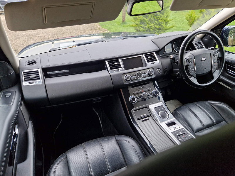 Land Rover Range Rover Sport 3.0 SDV6 HSE BLACK 5d 255 BHP 5dr Automatic 2026