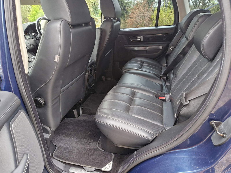 Land Rover Range Rover Sport 3.0 SDV6 HSE BLACK 5d 255 BHP 5dr Automatic 2026