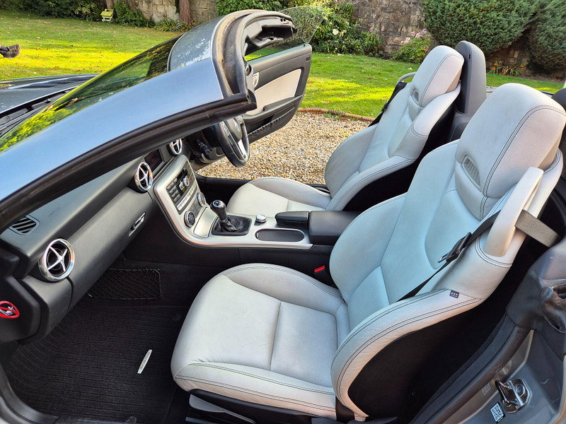Mercedes-Benz SLK 1.8 SLK200 BlueEfficiency Euro 5 (s/s) 2dr 2dr Manual 2026