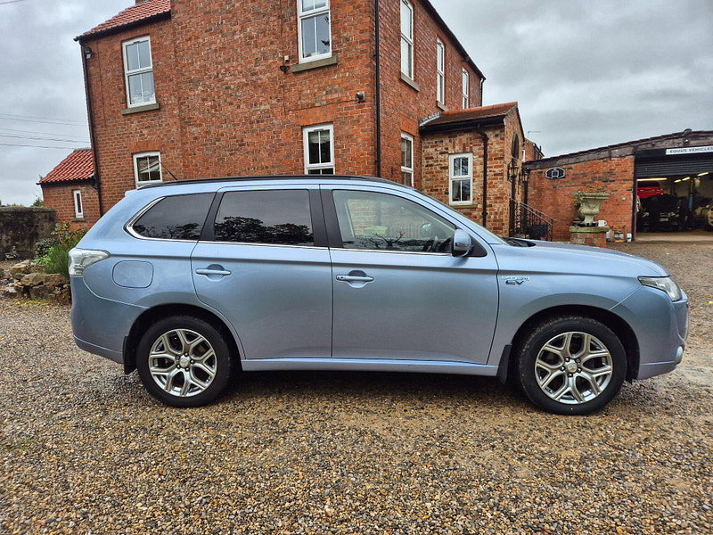 Mitsubishi Outlander 2.0h 12kWh GX4hs CVT 4WD Euro 5 (s/s) 5dr 5dr Automatic 2026