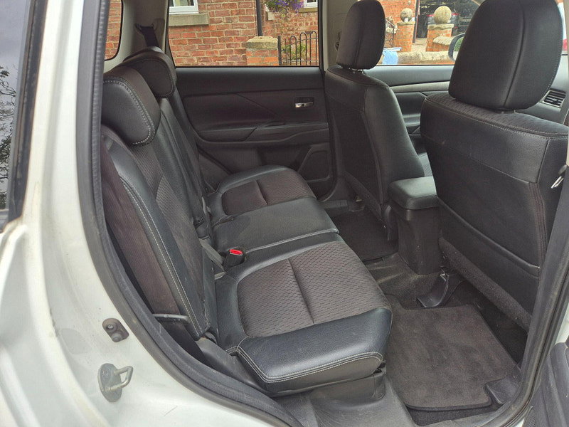 Mitsubishi Outlander 2.2 DI-D GX3 4WD Euro 5 (s/s) 5dr 5dr Manual 2026