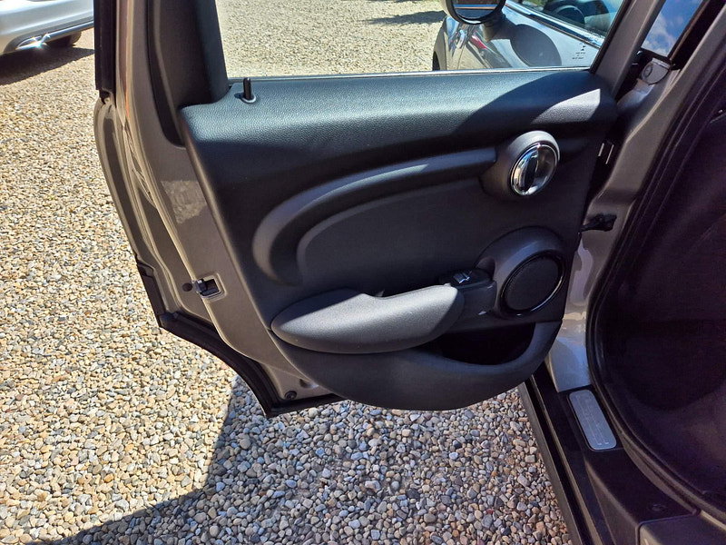 MINI Hatch 1.5 Cooper D Steptronic Euro 6 (s/s) 5dr 5dr Automatic 2026