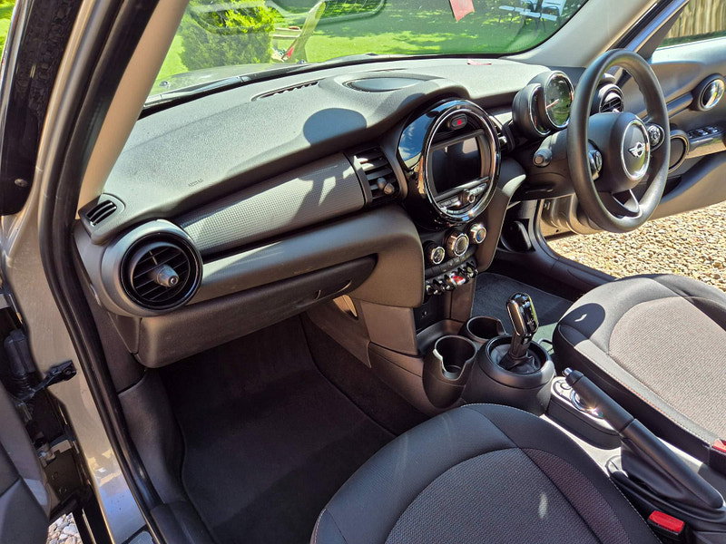 MINI Hatch 1.5 Cooper D Steptronic Euro 6 (s/s) 5dr 5dr Automatic 2026