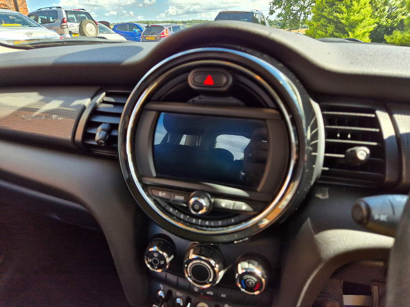 MINI Hatch 1.5 Cooper D Steptronic Euro 6 (s/s) 5dr 5dr Automatic 2026