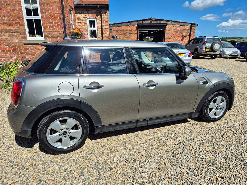 MINI Hatch 1.5 Cooper D Steptronic Euro 6 (s/s) 5dr 5dr Automatic 2026