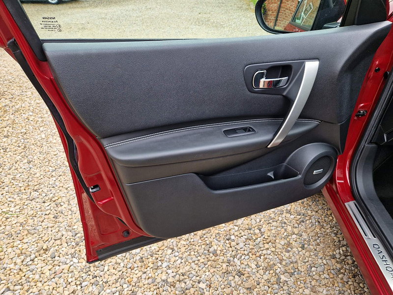 Nissan Qashqai 1.6 Tekna 2WD Euro 5 5dr 5dr Manual 2026