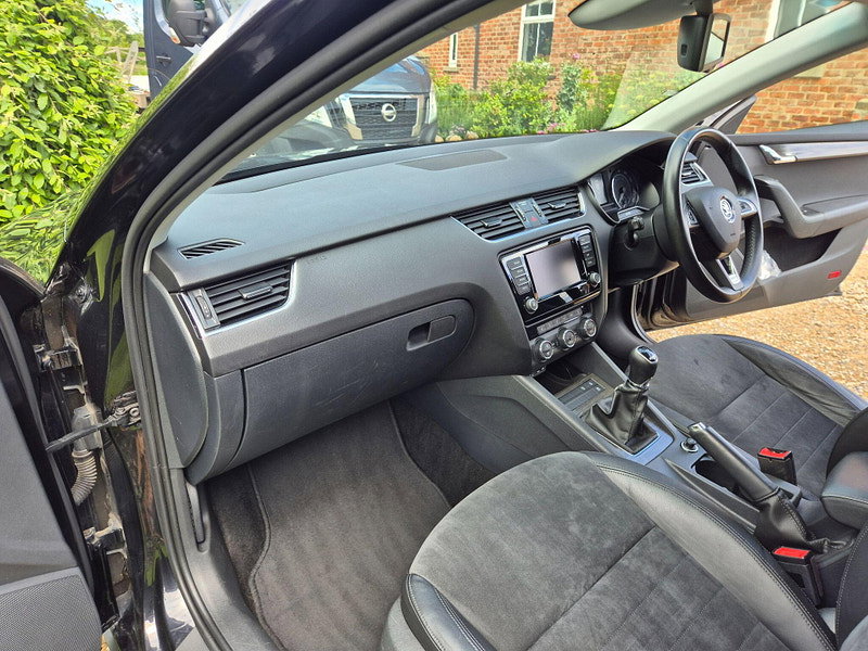 Skoda Octavia 2.0 TDI Scout 4WD Euro 6 (s/s) 5dr 5dr Manual 2026