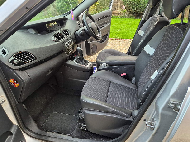 Renault Scenic 1.5 dCi Dynamique TomTom EDC Euro 5 5dr 5dr Automatic 2026