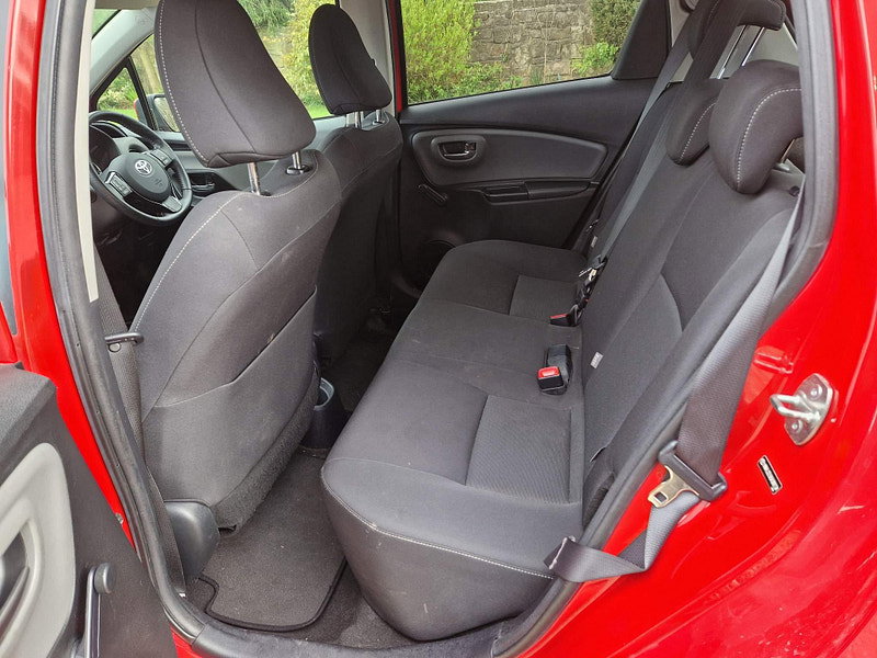 Toyota Yaris 1.33 Dual VVT-i Design Euro 6 5dr 5dr Manual 2026