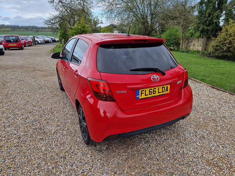 Toyota Yaris 1.33 Dual VVT-i Design Euro 6 5dr 5dr Manual 2026
