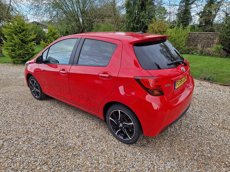Toyota Yaris 1.33 Dual VVT-i Design Euro 6 5dr 5dr Manual 2026