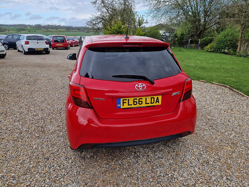 Toyota Yaris 1.33 Dual VVT-i Design Euro 6 5dr 5dr Manual 2026