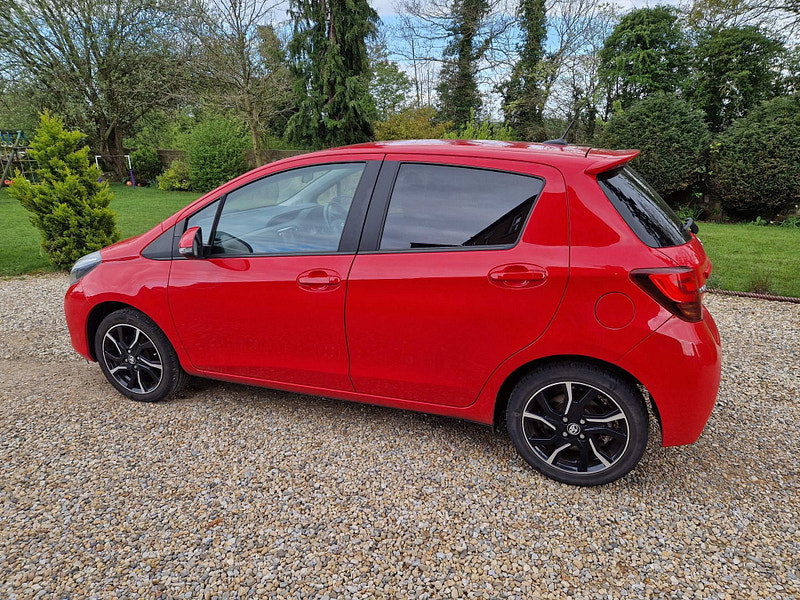 Toyota Yaris 1.33 Dual VVT-i Design Euro 6 5dr 5dr Manual 2026