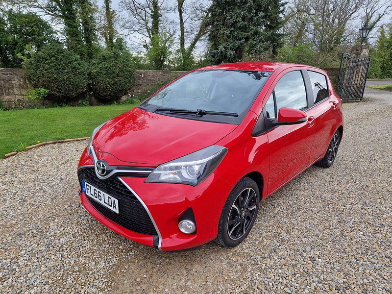 Toyota Yaris 1.33 Dual VVT-i Design Euro 6 5dr 5dr Manual 2026
