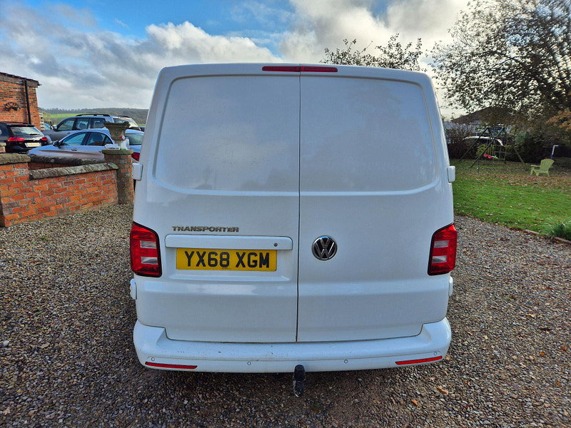 Volkswagen Transporter 2.0 TDI T28 BlueMotion Tech Highline FWD SWB Euro 6 (s/s) 5dr 5dr Manual 2026