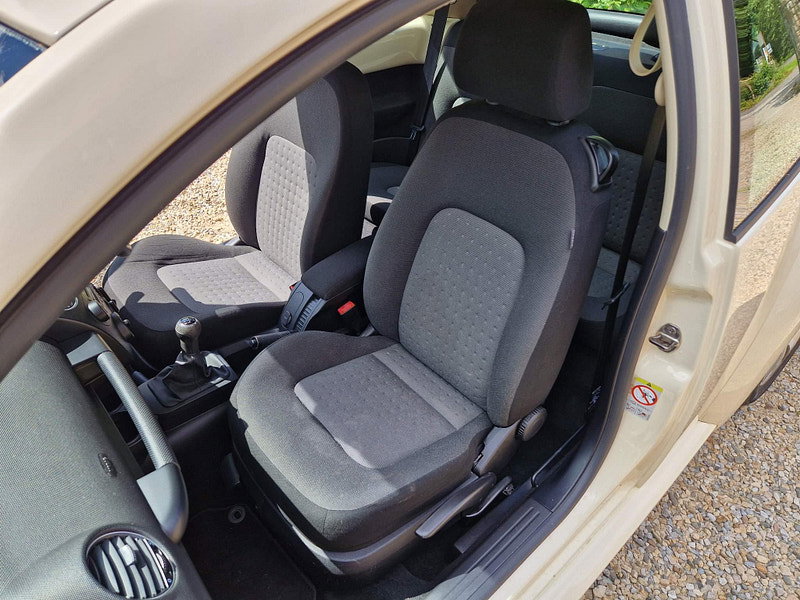 Volkswagen Beetle 1.6 Euro 4 3dr 3dr Manual 2026
