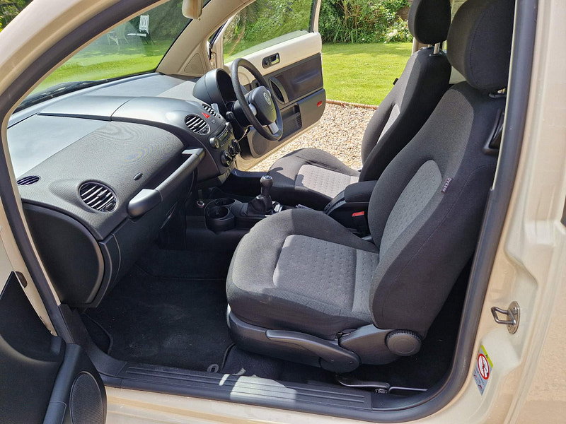 Volkswagen Beetle 1.6 Euro 4 3dr 3dr Manual 2026