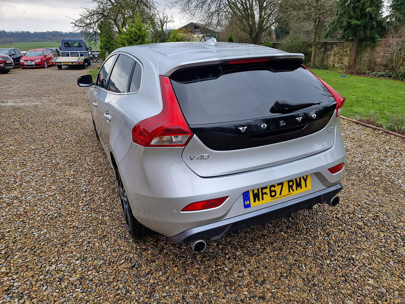 Volvo V40 2.0 T3 R-Design Pro Euro 6 (s/s) 5dr 5dr Manual 2026