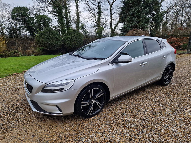 Volvo V40 2.0 T3 R-Design Pro Euro 6 (s/s) 5dr 5dr Manual 2026