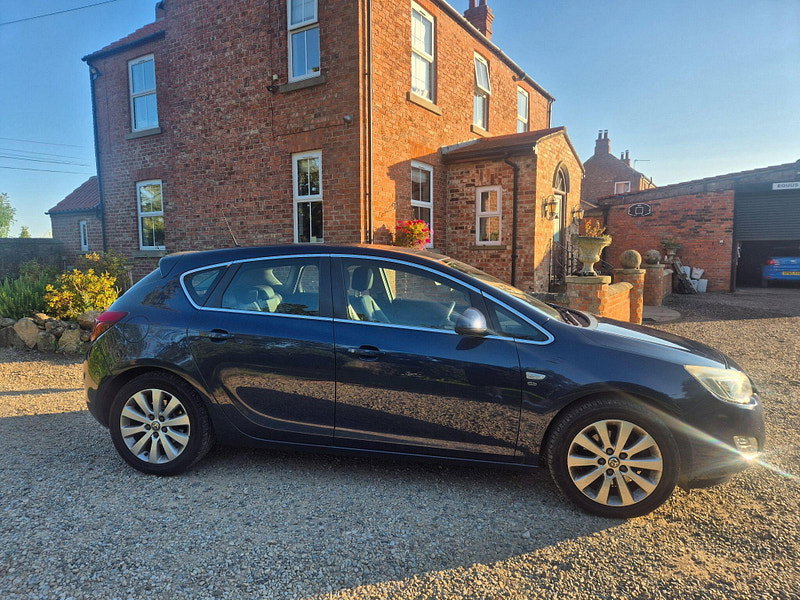 Vauxhall Astra 2.0 CDTi ecoFLEX Elite Euro 5 (s/s) 5dr 5dr Manual 2026
