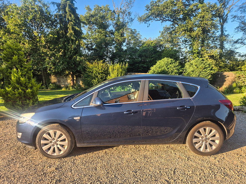 Vauxhall Astra 2.0 CDTi ecoFLEX Elite Euro 5 (s/s) 5dr 5dr Manual 2026