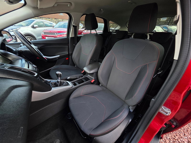 Ford Focus 1.5 TDCi Zetec Hatchback 5dr Diesel Manual Euro 6 (s/s) (120 ps) 5dr Manual 2026