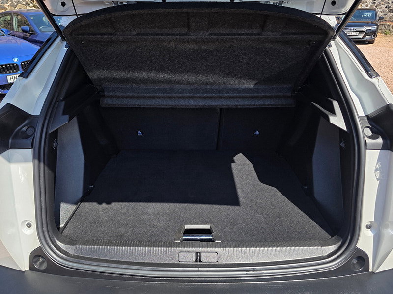 Peugeot 2008 1.2 PureTech Allure Premium + SUV 5dr Petrol Manual Euro 6 (s/s) (100 ps) 5dr Manual 2026
