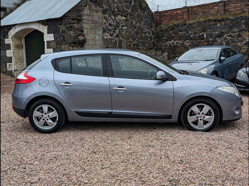 Renault Megane 1.5L DYNAMIQUE TOMTOM DCI Hatchback 5dr Diesel Manual Euro 4 (106 bhp) 5dr Manual 2026