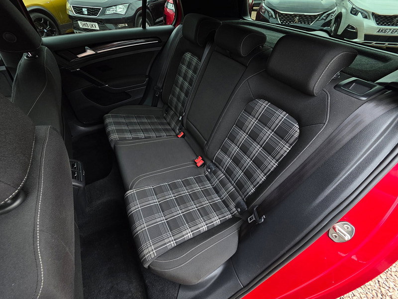Volkswagen Golf 2.0 TDI BlueMotion Tech GTD Hatchback 5dr Diesel Manual Euro 6 (s/s) (184 ps) 5dr Manual 2026