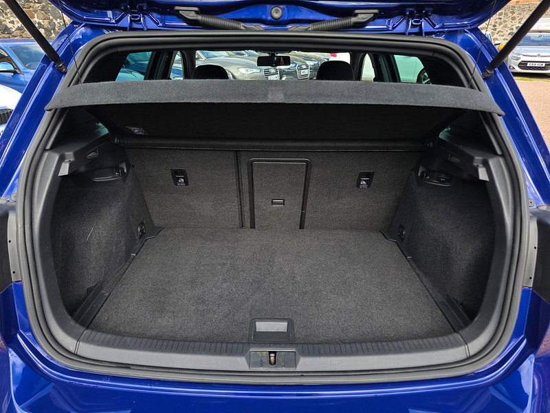 Volkswagen Golf 2.0 TSI BlueMotion Tech R Hatchback 5dr Petrol DSG 4Motion Euro 6 (s/s) (300 ps) 5dr Automatic 2026