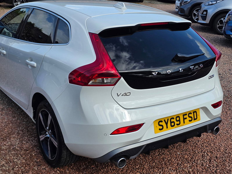 Volvo V40 2.0 D2 R-Design Edition Hatchback 5dr Diesel Manual Euro 6 (s/s) (120 ps) 5dr Manual 2026