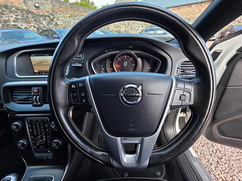 Volvo V40 2.0 D2 R-Design Edition Hatchback 5dr Diesel Manual Euro 6 (s/s) (120 ps) 5dr Manual 2026