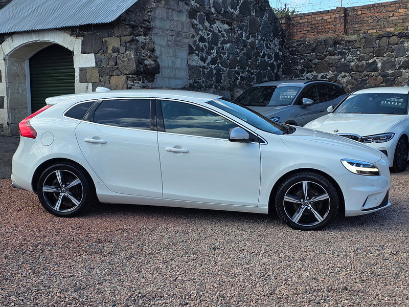 Volvo V40 2.0 D2 R-Design Edition Hatchback 5dr Diesel Manual Euro 6 (s/s) (120 ps) 5dr Manual 2026