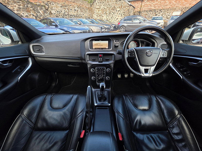 Volvo V40 2.0 D2 R-Design Edition Hatchback 5dr Diesel Manual Euro 6 (s/s) (120 ps) 5dr Manual 2026