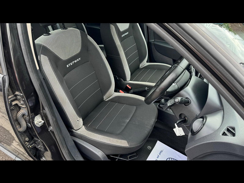 Dacia Sandero Stepway 0.9 TCe Comfort Euro 6 (s/s) 5dr 5dr Manual 2026