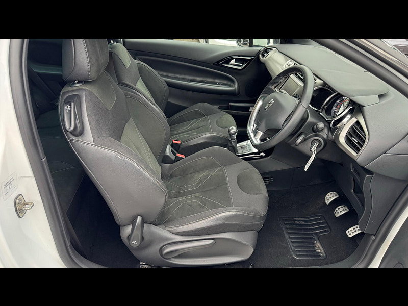 DS Automobiles DS 3 1.2 PureTech Chic Euro 6 3dr 3dr Manual 2026