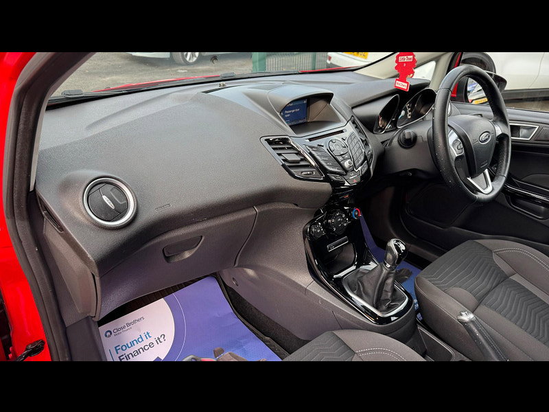 Ford Fiesta 1.0T EcoBoost Zetec Euro 6 (s/s) 5dr 5dr Manual 2026