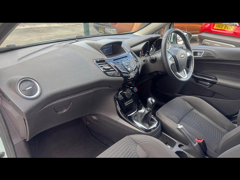 Ford Fiesta 1.0T EcoBoost Zetec Euro 6 (s/s) 5dr 5dr Manual 2026