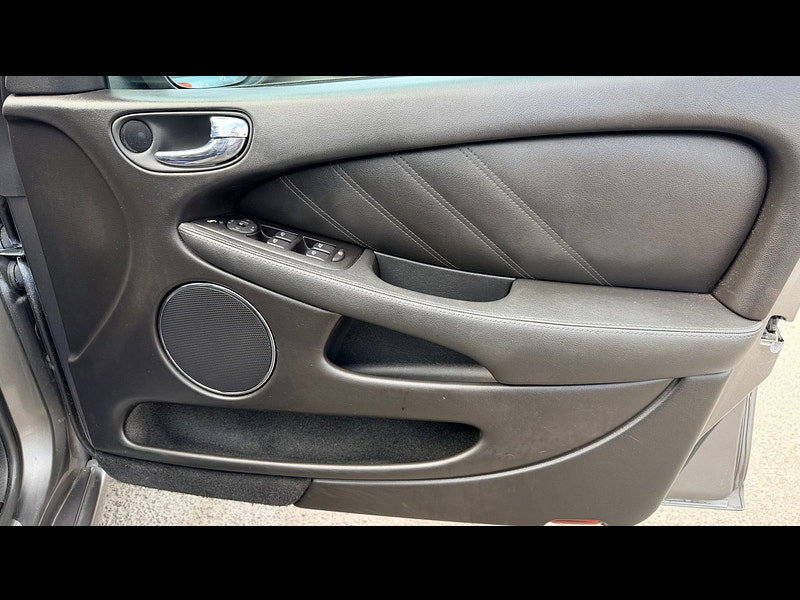 Jaguar X-TYPE 2.2D DPF SE Saloon 4dr Diesel Automatic (184 g/km, 143 bhp) 4dr Automatic 2026