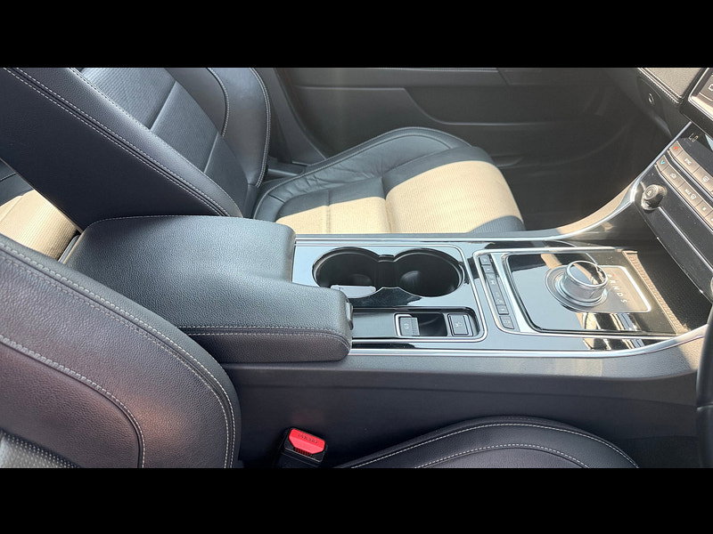 Jaguar XE 2.0 GTDi R-Sport Saloon 4dr Petrol Auto Euro 6 (s/s) (200 ps) 4dr Automatic 2026