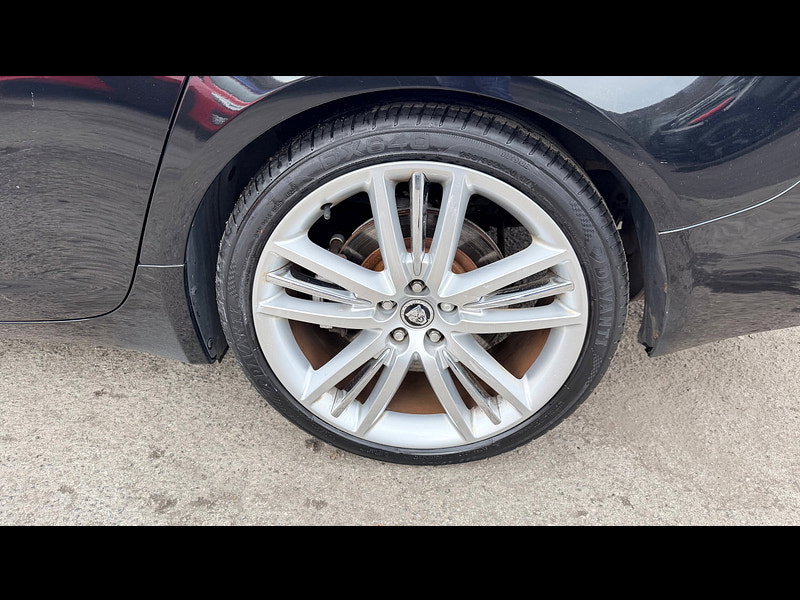 Jaguar XF 2.7d V6 Premium Luxury Saloon 4dr Diesel Auto Euro 4 (207 ps) 4dr Automatic 2026