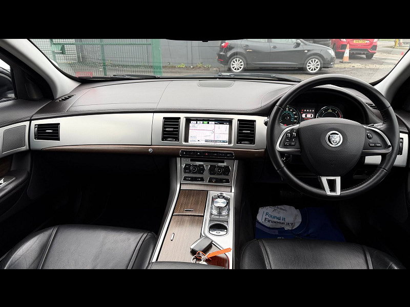 Jaguar XF 2.2d Luxury Saloon 4dr Diesel Auto Euro 5 (s/s) (163 ps) 4dr Automatic 2026