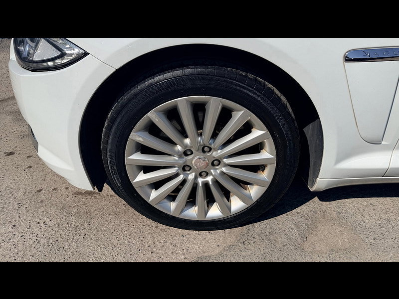 Jaguar XF 2.2d Luxury Saloon 4dr Diesel Auto Euro 5 (s/s) (200 ps) 4dr Automatic 2026